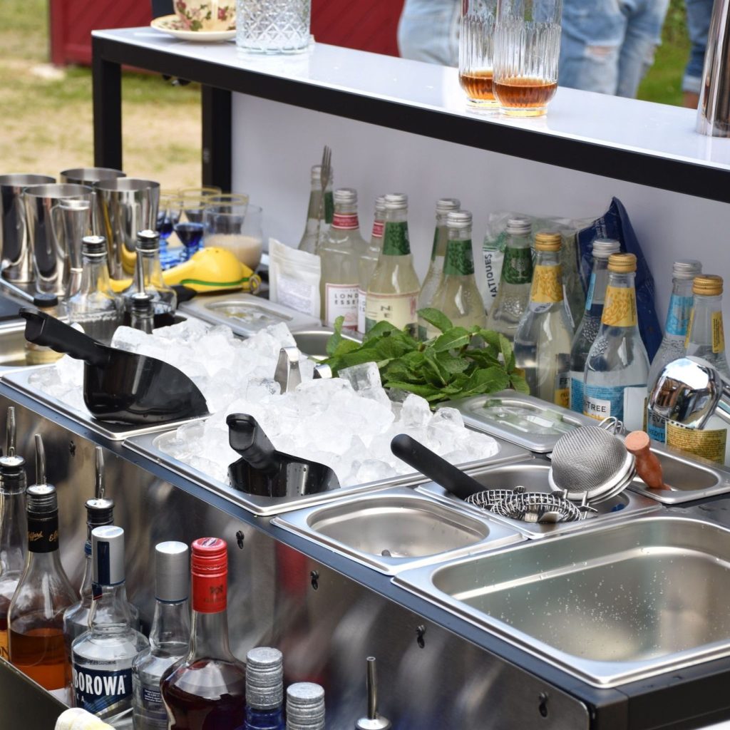 Bar à cocktails ambulant pour vos événements au Mont Saint Michel